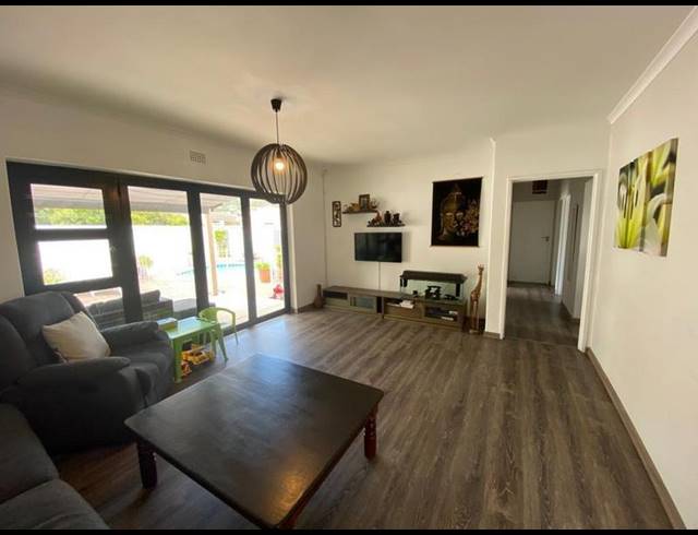 3 BEDROOM HOUSE FOR SALE IN FISH HOEK